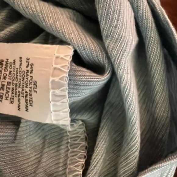 Saints & Hearts‎ "Be Kind" Womens V-Neck T-Shirt  Cotton Polyester Blend - Picture 6 of 6